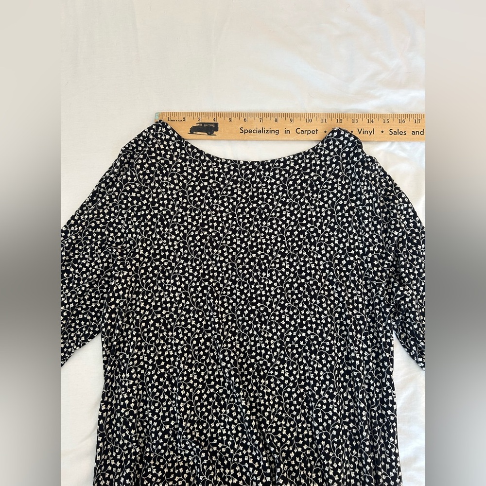 Old Navy Black and White Floral Long Sleeve Dress - Picture 6 of 10